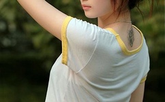 新闻里戴绿鱼头套男孩发声